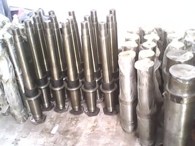 供應(yīng)3216型雷蒙磨粉機(jī)配件 磨輥、磨環(huán)、梅花架等，鄭州昌茂機(jī)械設(shè)備